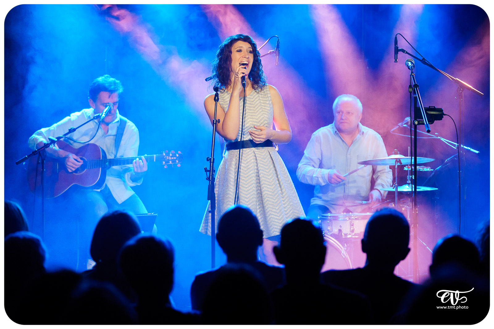 SERGE, ELEGANCE ACOUSTIQUE